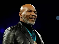 Naik Ring di Usia 57 Tahun, Mike Tyson Merasa Tersiksa - GenPI.co JABAR