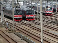 KAI Commuter: Penumpang Boleh Makan dan Minum Saat Berbuka Puasa di KRL - GenPI.co