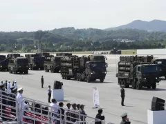 Trump Minta Korea Selatan Bayar Lebih Mahal untuk Kehadiran Militer AS - GenPI.co KEPRI
