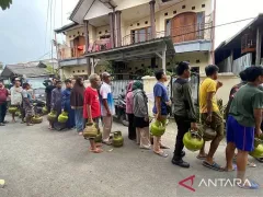 Presiden Prabowo Izinkan Pengecer Kembali Jualan Elpiji 3 Kg - GenPI.co KEPRI