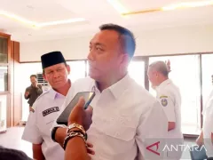 Salut! Bupati Situbondo Batalkan Pengadaan Mobil Dinas Alphard - GenPI.co JATIM