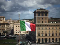 Italia Melarang Simbol-simbol Gender Netral di Sekolah - GenPI.co BANTEN