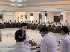 Prabowo Singgung Ijazah Palsu di Sidang Kabinet, Pengamat: Tidak Ada Urgensinya - GenPI.co JATIM