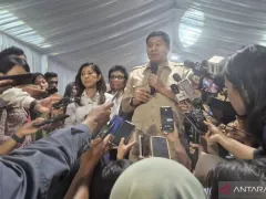 Meutya Hafid Bakal Minta Penjelasan World App soal Scan Retina Warga - GenPI.co JABAR