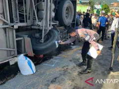 Kecelakaan Bus ALS di Padang Panjang Tewaskan 12 Orang, 8 Jenazah Dijemput Keluarga - GenPI.co