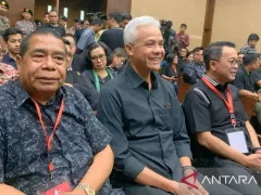 Dukung Sahabat, Ganjar Pranowo Hadiri Sidang Hasto di Tipikor - GenPI.co