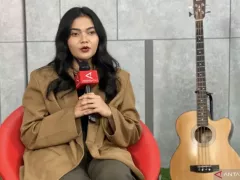 Garap Lagu Baru, Citra Scholastika Rajin Buka KBBI - GenPI.co
