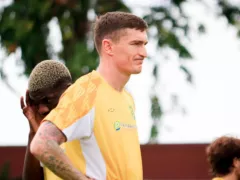 Tanpa Slavko Lawan Semen Padang, Pelatih Persebaya Dipaksa Berpikir Keras - GenPI.co
