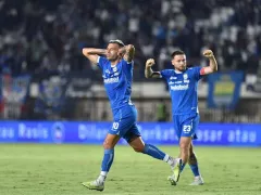 Nasib Gelandang Subur Persib Bandung Tyronne del Pino Belum Jelas, Bakal Bertahan? - GenPI.co