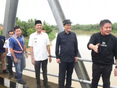 Gubernur Herman Deru Bergerak Cepat Atasi Jalan Terbengkalai Penghubung Muara Enim-Pali-Prabumulih - GenPI.co