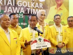 Bahlil Bantah Ingin Bajak Emil Dardak Masuk Golkar, Sebut Hanya Guyon - GenPI.co JATENG