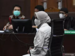 Geledah Rumah Kasus Suap Eks Bupati Kuker, KPK Sita Rp788 Juta hingga 41.300 Dolar AS - GenPI.co