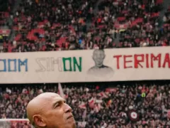 Simon Tahamata Ngaku Tak Sabar Kerja Bareng Patrick Kluivert di Timnas Indonesia - GenPI.co JATIM