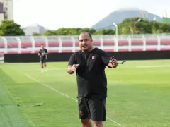 Malut United Dikabarkan Depak Imran Nahumarury, Ini Respons Manajemen - GenPI.co