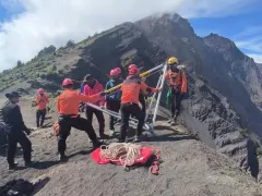 Kemenpar Perketat Keamanan Rinjani, Latih Porter hingga Siapkan Rescue Center - GenPI.co