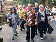 Wayan Koster Sebut Bali Kontribusi Rp 107 Triliun ke Negara, Layak Diberi Insentif - GenPI.co JATENG