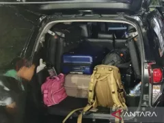 KPK Sisir Rumah & Kantor Dinas PUPR Mandailing Natal Bawa 3 Koper, Apa Isinya? - GenPI.co JATIM