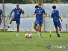 Persib Fokus pada Kualitas Pemain Asing, Bukan Sekadar Kuota - GenPI.co JATIM