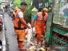 Banyak Sarjana Lamar Petugas PPSU, Isu Minim Lapangan Kerja Dibantah Pramono Anung - GenPI.co