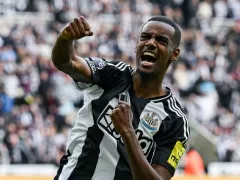 Alexander Isak Merapat, Liverpool Siap Pecahkan Rekor Transfer Liga Inggris - GenPI.co