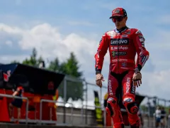 Loris Reggiani: Marc Marquez Harus Minta Maaf ke Valentino Rossi - GenPI.co