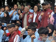 Tunjang Kegiatan Belajar Mengajar, Ada 5.000 Laptop Sekolah Rakyat - GenPI.co