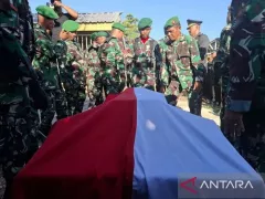 Prada Lucky Dimakamkan di Kupang Hari Ini, Ayah: Proses Hukum Tetap Jalan! - GenPI.co KALBAR