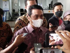 Penumpang Transjakarta Membeludak, Wagub Riza Patria Langsung Minta Maaf - GenPI.co JATIM