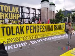 LBH Jakarta Sebut DPR RI Tak Transparan Susun RKUHP - GenPI.co JABAR