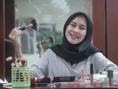 Tips Mencegah Munculnya Kerutan Wajah, Pakai Tabir Surya - GenPI.co