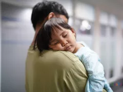 Panduan Menyelamatkan Anak dan Keluarga saat Terjadi Bencana - GenPI.co BANTEN