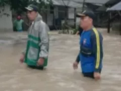 Sungai Cipeundeuy Meluap, Belasan Rumah di Pandeglang Terendam Banjir - GenPI.co