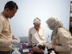 Warga Badui Dapat Pengobatan Gratis dari Puluhan Dokter - GenPI.co KALBAR