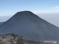 Muncul Ratakan, Pendakian Gunung Gede-Pangrango Ditutup Sementara - GenPI.co JOGJA
