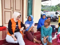 Gunung Semeru Erupsi, 2.219 Jiwa Mengungsi, BPBD Jatim Sudah Siapkan Lokasi - GenPI.co JABAR
