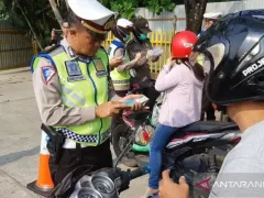 Segera Terapkan Tilang Manual Lagi, Polrestabes Surabaya Ungkap Alasannya - GenPI.co