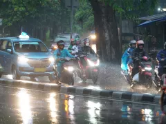 Peringatan Dini Cuaca Jawa Timur 23 Maret 2023, Waspada Hujan Disertai Petir - GenPI.co