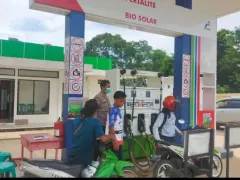 Antisipasi Penimbunan BBM, Polres Melawi Patroli ke Sejumlah SPBU - GenPI.co