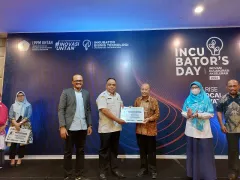 Incubator's Day 2022, Bappeda Pontianak Terima Penghargaan dari Rektor Untan - GenPI.co JABAR