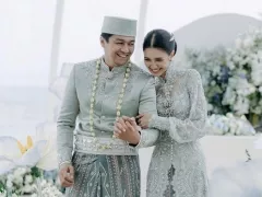 Menikah dengan Deva Mahenra, Mikha Tambayong Kenakan Busana Mendiang Sang Ibu - GenPI.co BANTEN