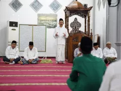 Safari Ramadan di Al Mursalat, Edi Kamtono Ajak Jemaah Makmurkan Masjid - GenPI.co KEPRI