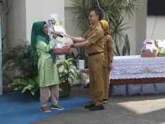Siti Saleha, Ibu Rumah Tangga di Pontianak Utara Masih Berkarya di Masa Lansia - GenPI.co JATIM