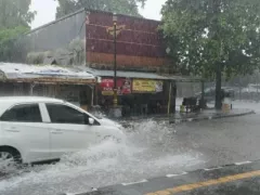 Waspada! BMKG Prakirakan Hujan Petir Guyur Mataram - GenPI.co