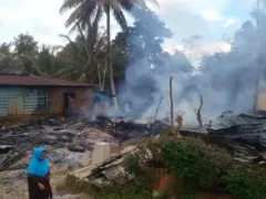 Kebakaran, 5 Rumah Warga di Padang Lawas Ludes - GenPI.co