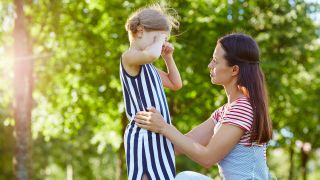 3 Cara Bijak Orang Tua Menghadapi Anak yang Suka Mengadu - GenPI.co