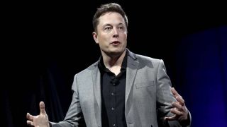 Amber Heard Harus Jual Hadiah dari Elon Musk, ini Sebabnya! - GenPI.co
