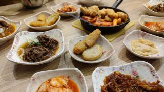 Menikmati Sajian Kuliner Korea di Mujigae Resto, Ajib Banget - GenPI.co