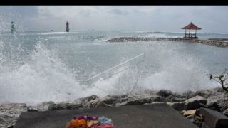 BMKG Peringatkan Gelombang Tinggi, Cuaca Bali Hari Ini - GenPI.co BALI