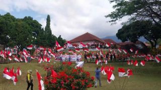Sambut HUT Ke-77 RI, Gedung Perundingan Linggarjati Dihiasi Ribuan Bendera Merah Putih - GenPI.co JABAR