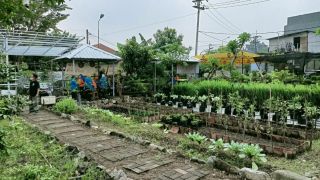 Ratusan Mahasiswa UK Petra Surabaya Turun di Community Outreach - GenPI.co JATIM